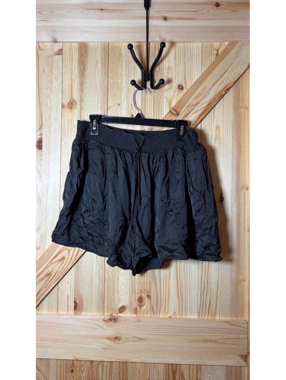 Aeria Black Lightweight Smocked Waist Shorts with Pockets XL